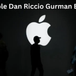 Look Apple Dan Riccio Gurman Bloomberg